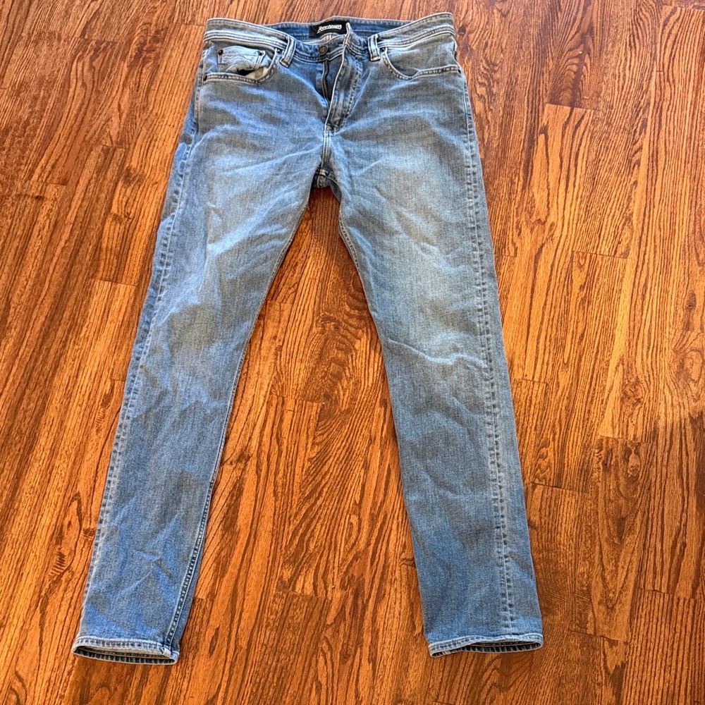 Men's Revtown Taper Fit Denim Jeans in Light Blue 32x34